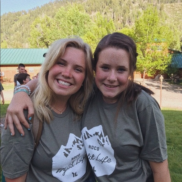 Meet your Posher, Lauren - Picture 1 of 4